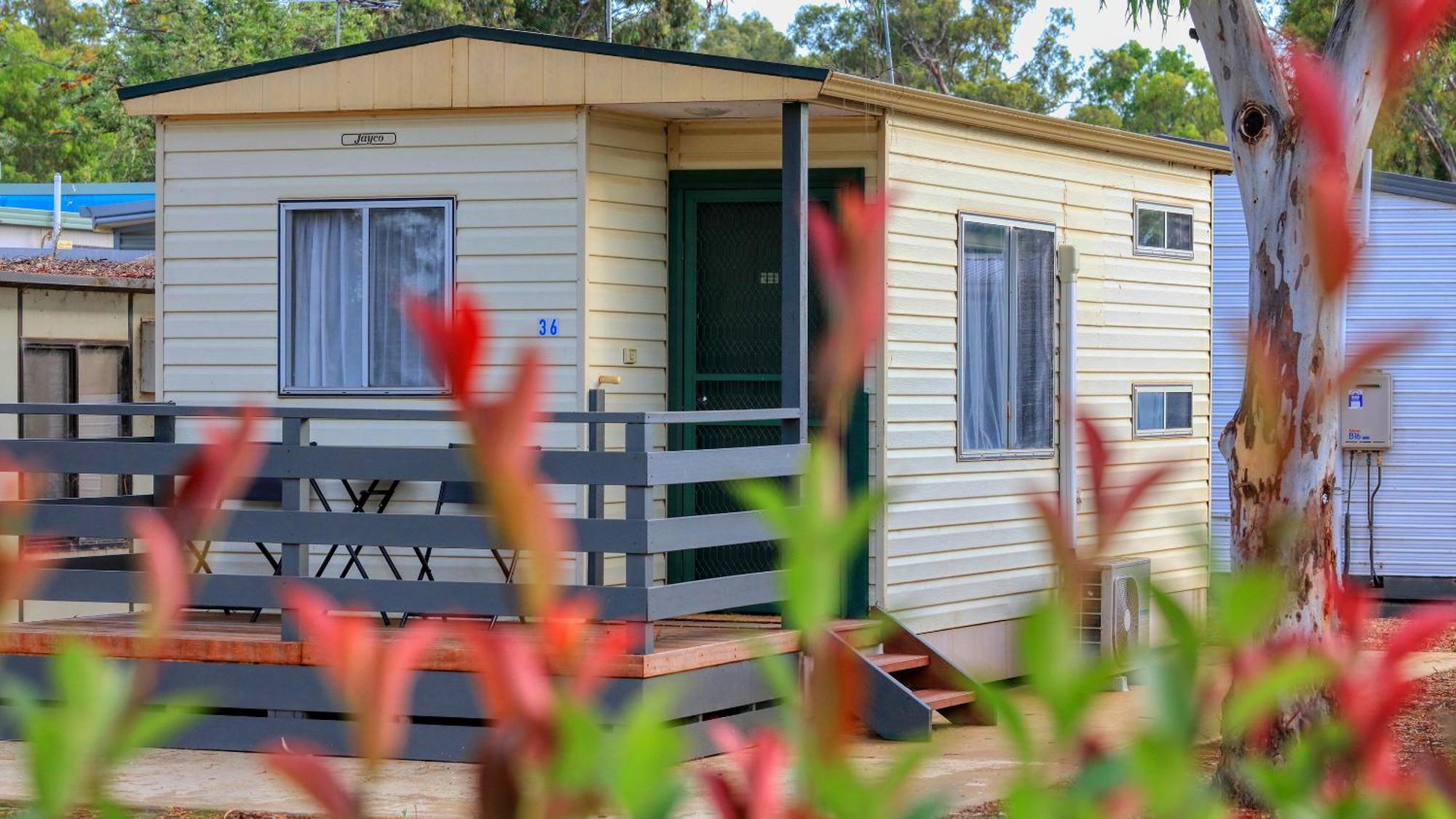 Yarrawonga Riverlands Tourist Park Værelse billede