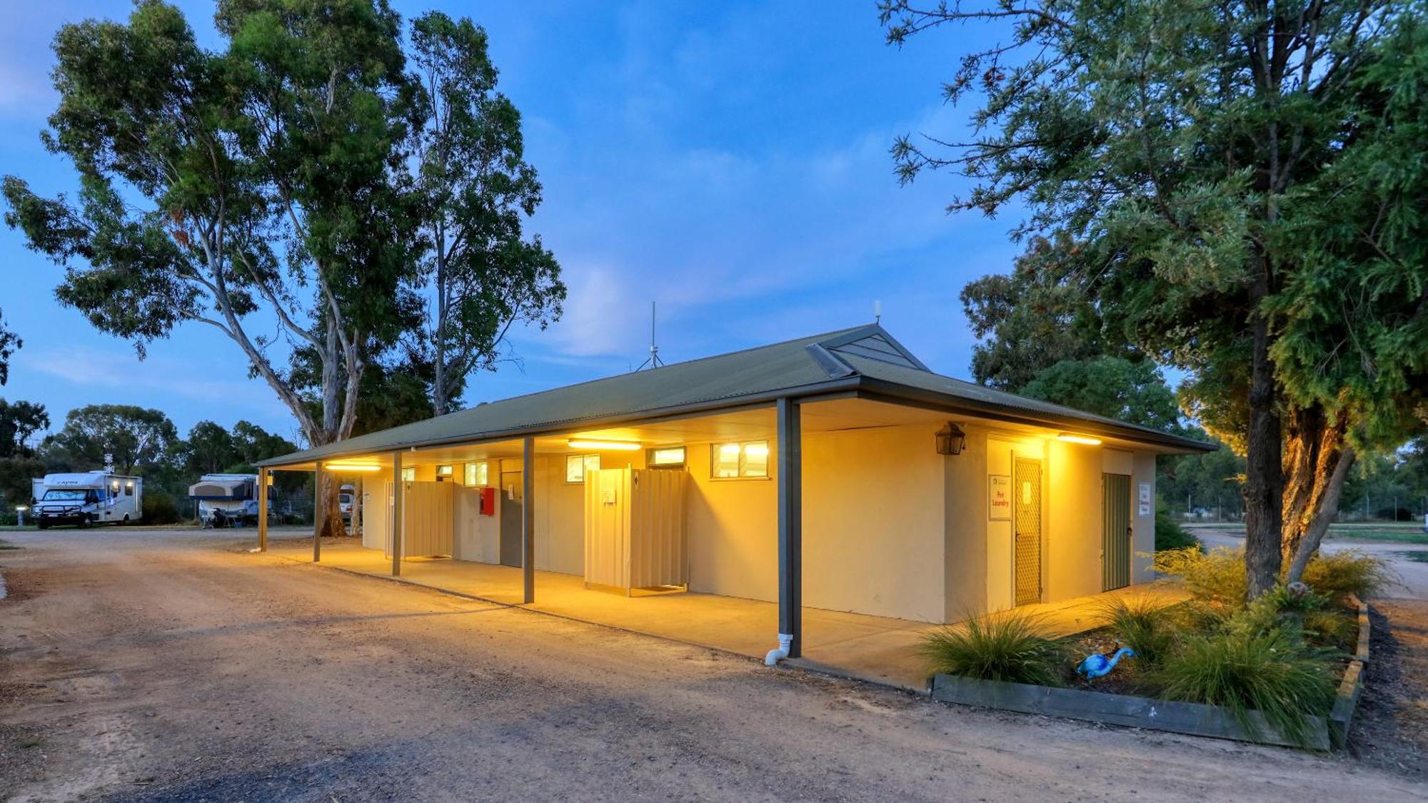 Yarrawonga Riverlands Tourist Park Eksteriør billede